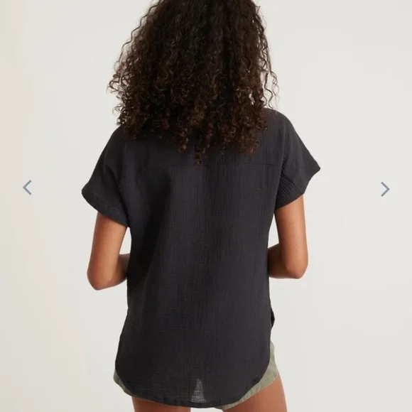 Marine layer Island Short Sleeve Button Down Tunic in Black - Picture 6 of 8